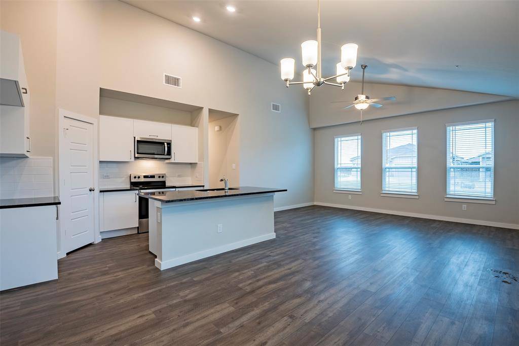 617 Wheatfield Drive, Venus, TX 76084
