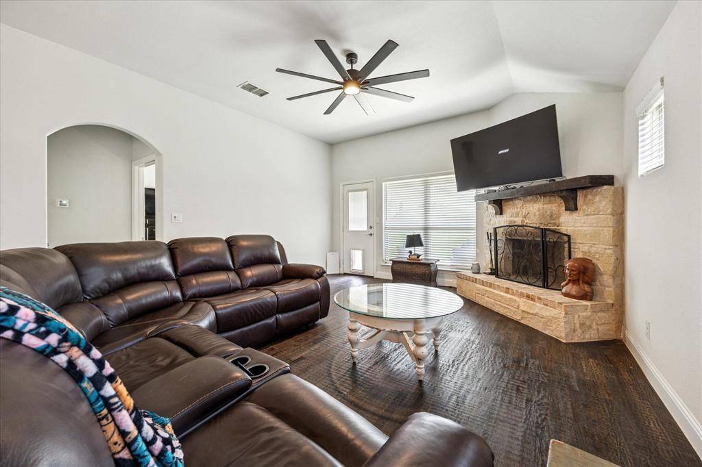 Pilot Point, TX 76258,108 Dorothy Court