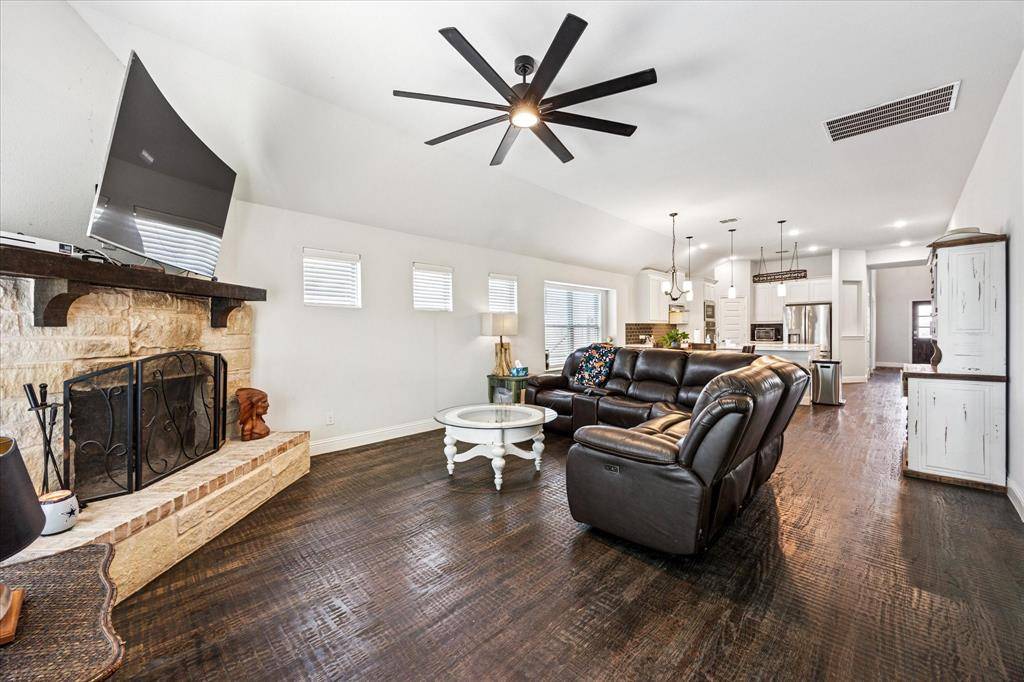 Pilot Point, TX 76258,108 Dorothy Court