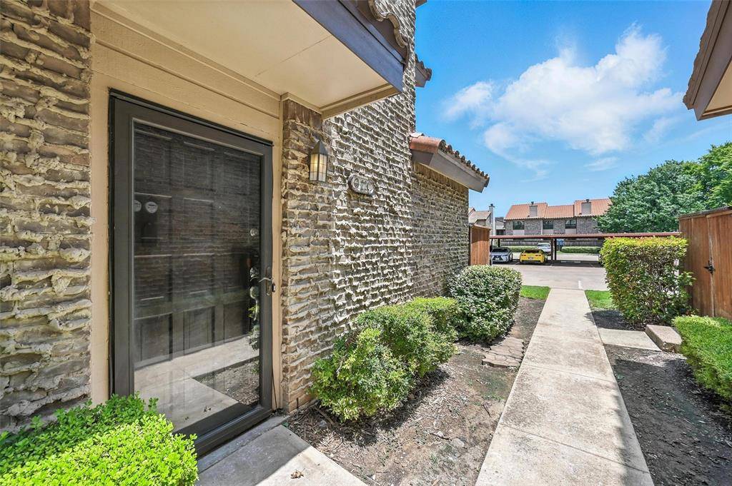 Dallas, TX 75254,5626 Preston Oaks Road #22C