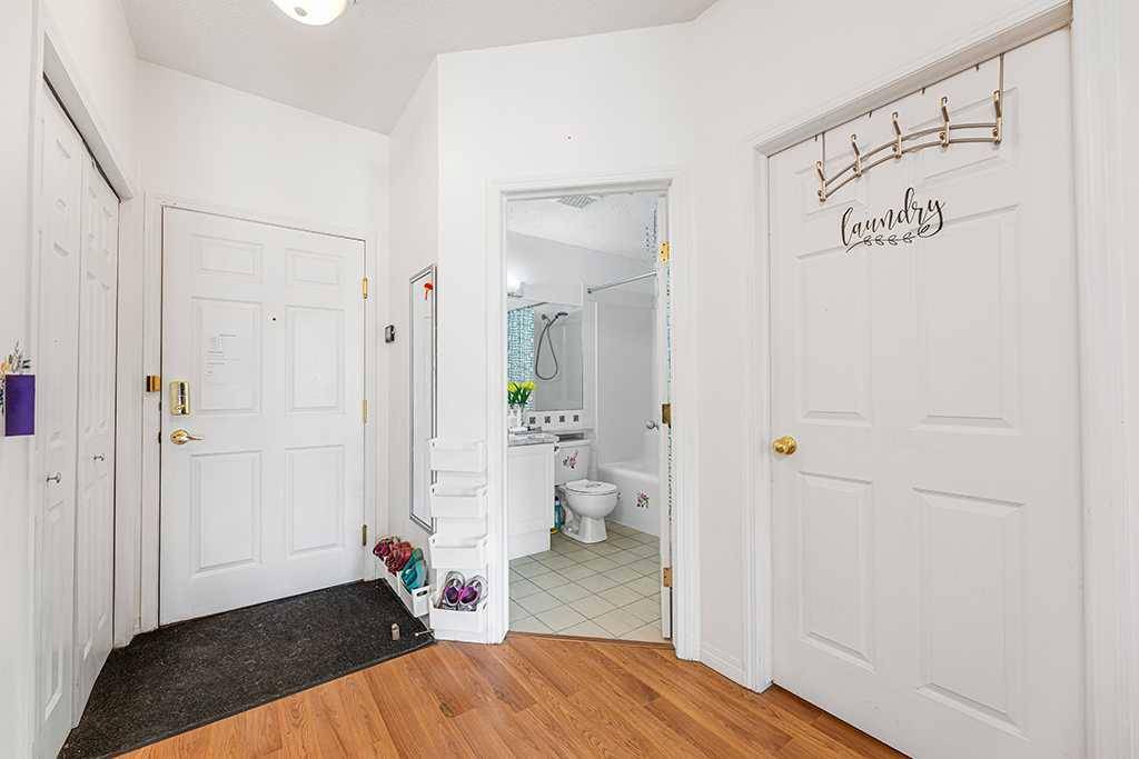 Calgary, AB T2R 0L9,126 14 AVE Southwest #423