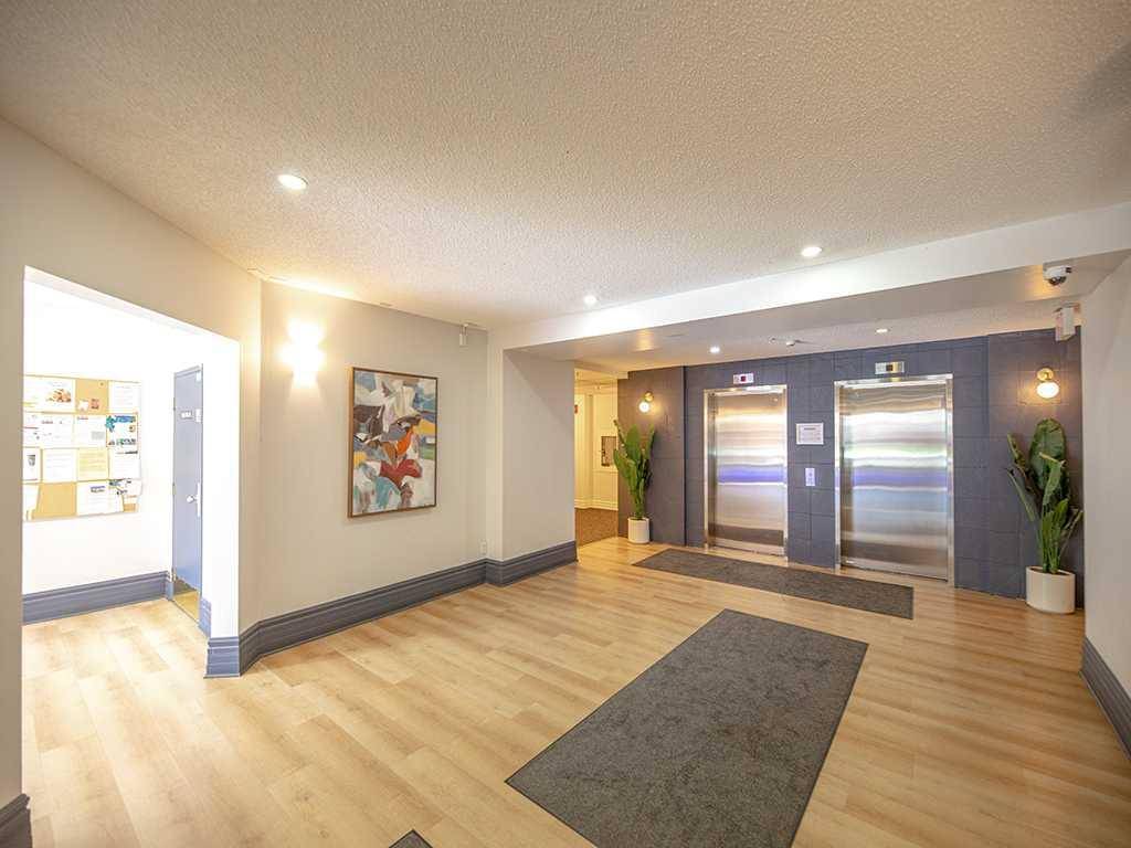 Calgary, AB T2R 0L9,126 14 AVE Southwest #423