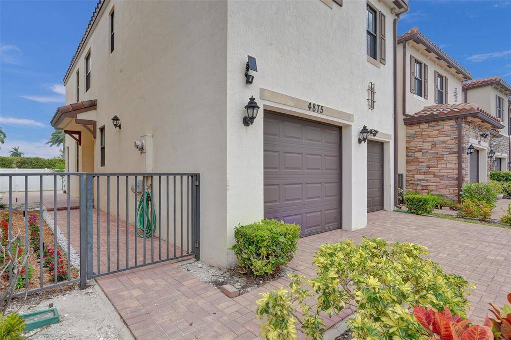 Tamarac, FL 33319,4875 NW 55th Place