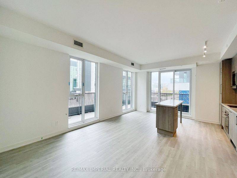 Markham, ON L6G 1B3,38 Simcoe Promenade E #C317