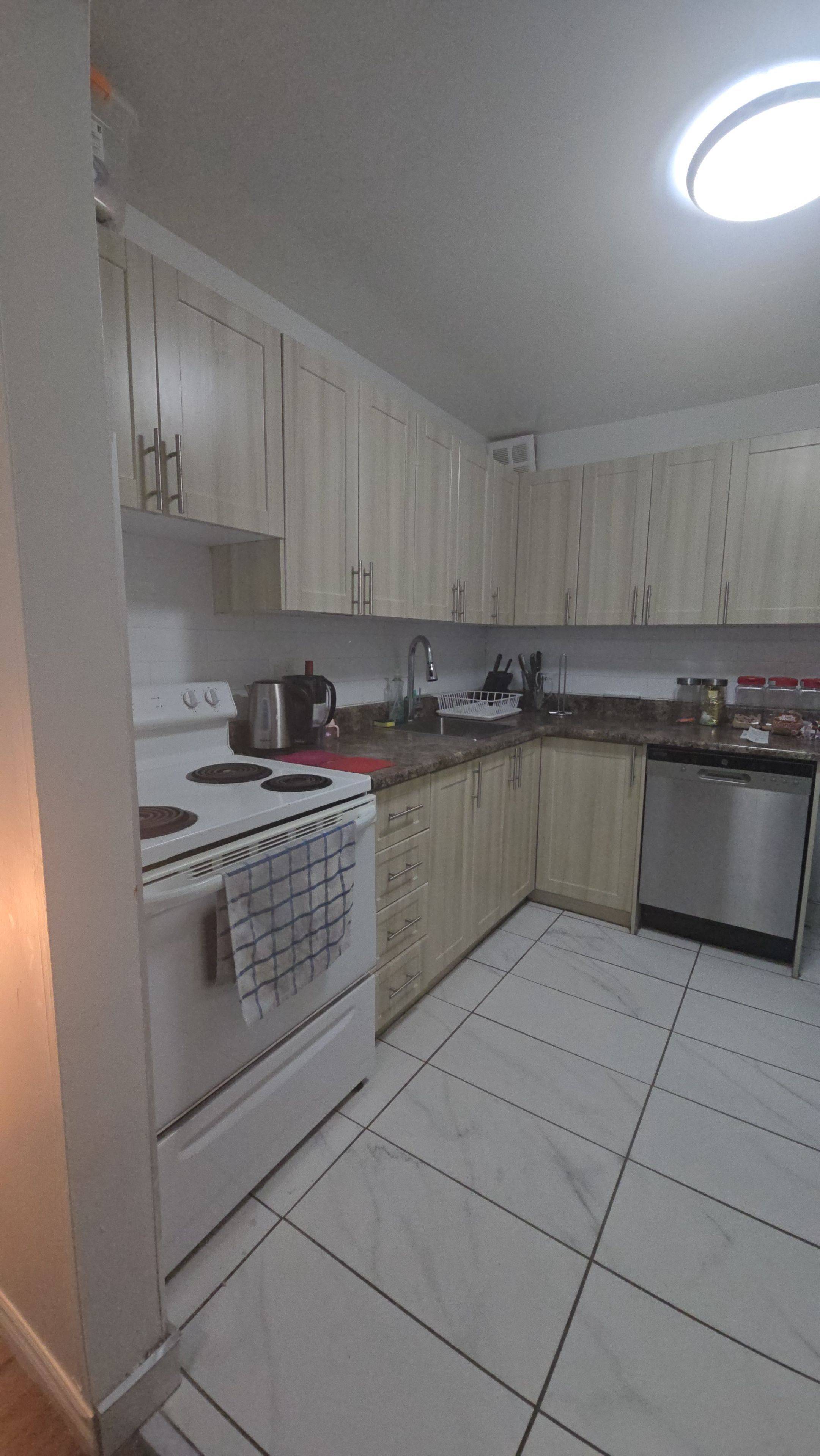 Mississauga, ON L5N 3R9,2699 Battleford RD #1722