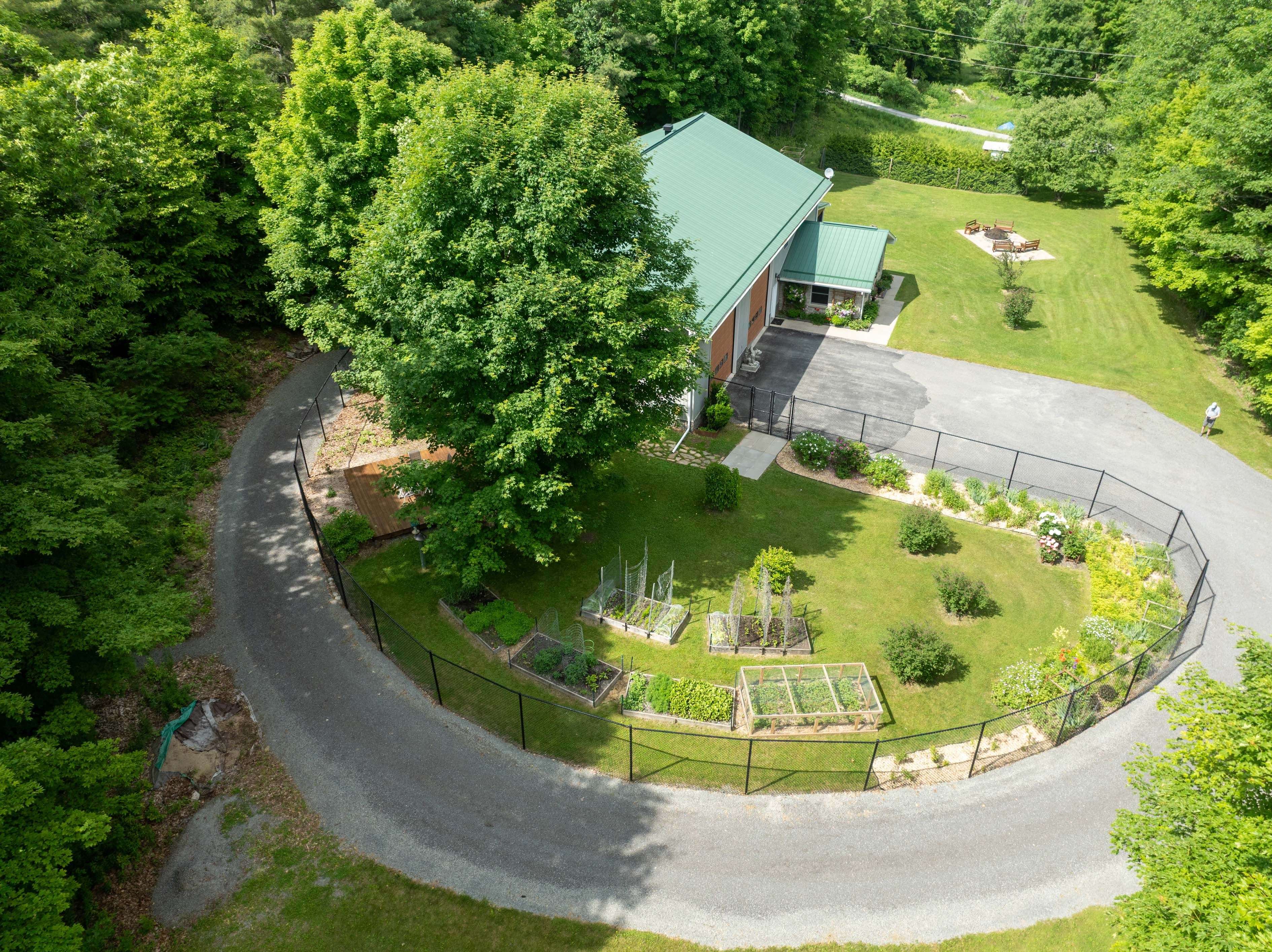 South Frontenac, ON K0H 2L0,204 Frye LN