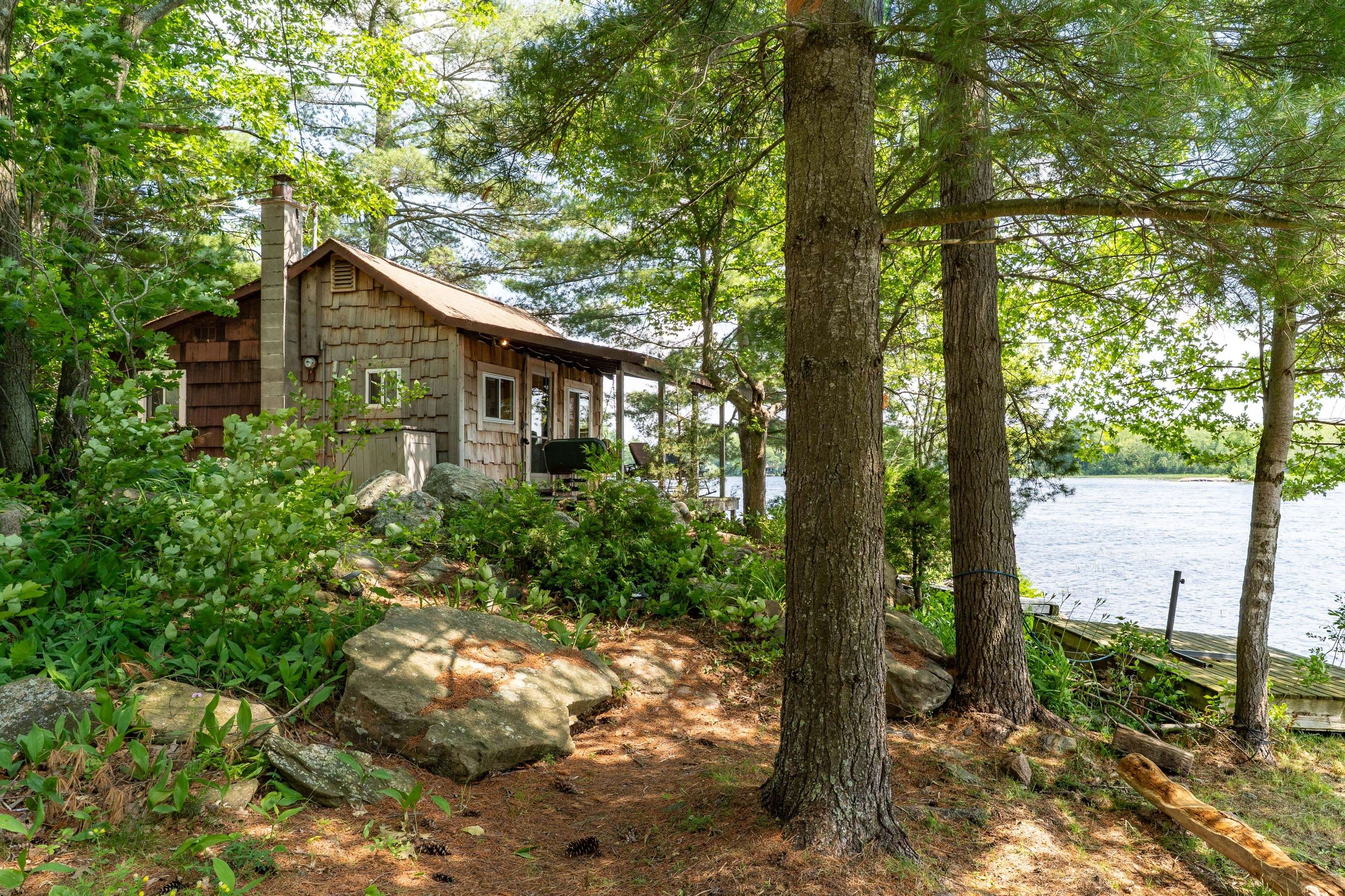Gravenhurst, ON P1P 1R1,1 Island 2SL IS