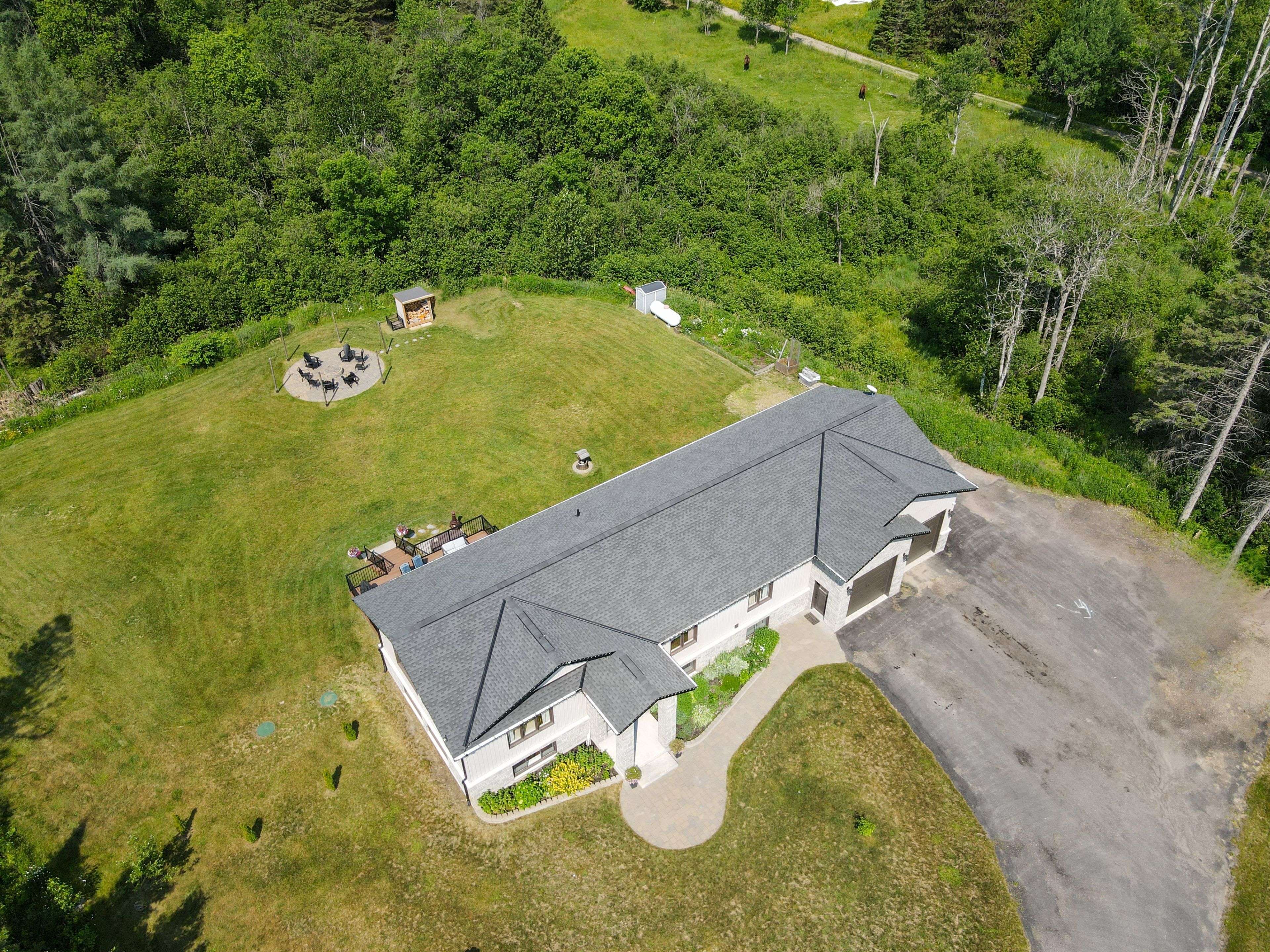 Powassan, ON P0H 1Z0,1147 Maple Hill RD