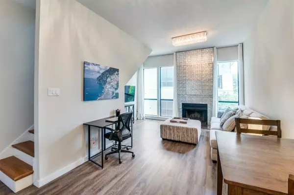3907 Throckmorton Street #4, Dallas, TX 75219