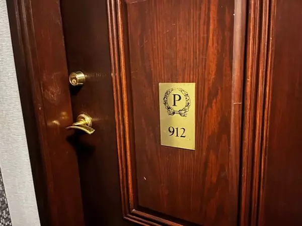 22 Olive AVE #912, Toronto C14, ON M2N 7G6