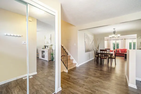 6870 Edgar Brault ST, Orleans - Convent Glen And Area, ON K1C 1L7