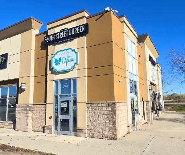 Niagara Falls, ON L2H 2E9,7555 Montrose RD