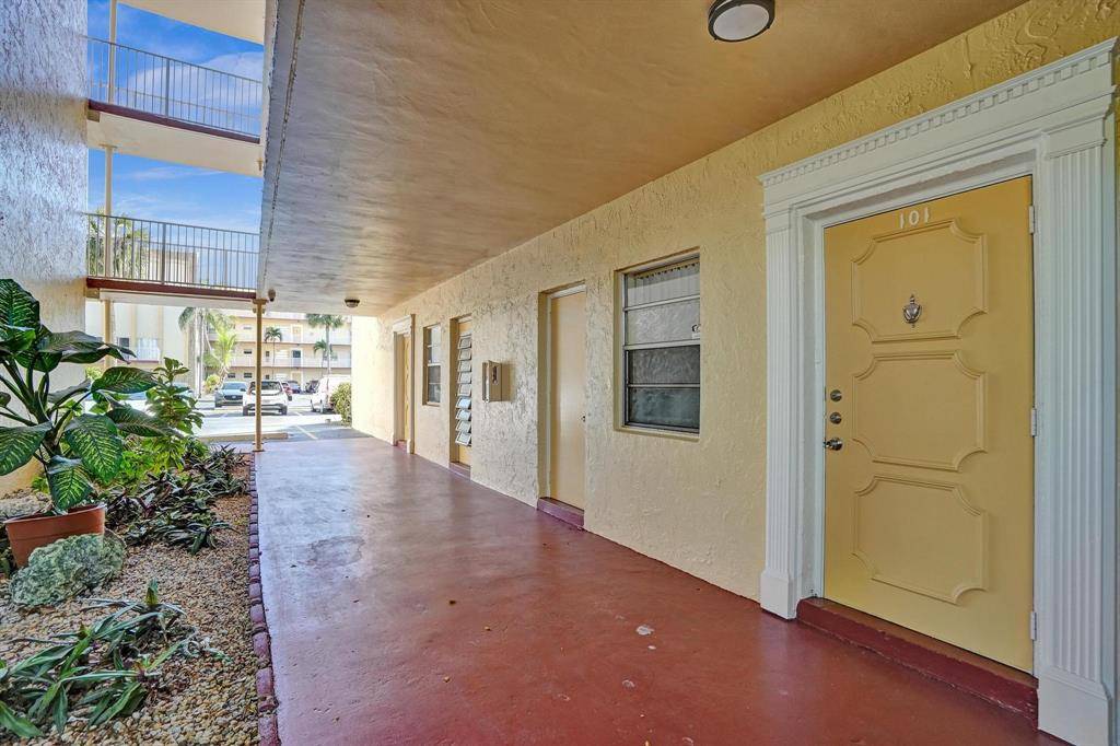Lauderdale Lakes, FL 33319,3990 NW 42nd Ave #101