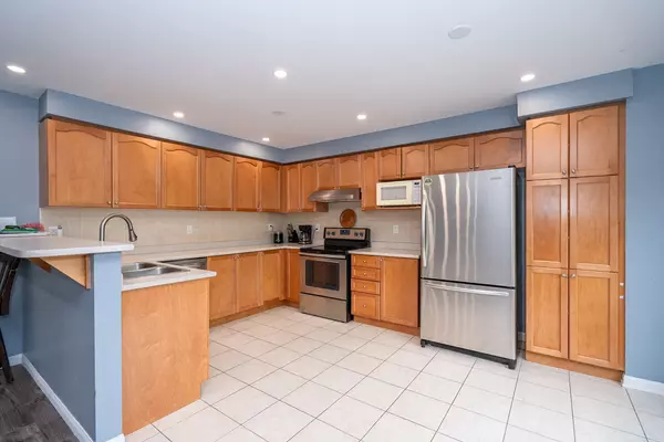 New Tecumseth, ON L9R 0E6,38 Steele ST
