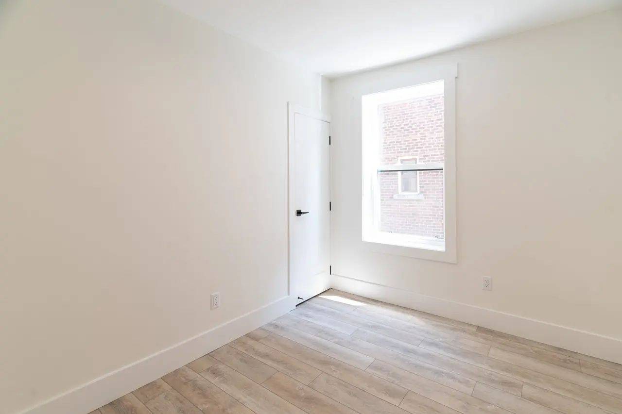 Toronto E02, ON M4L 3S7,129 Kenilworth AVE #Main