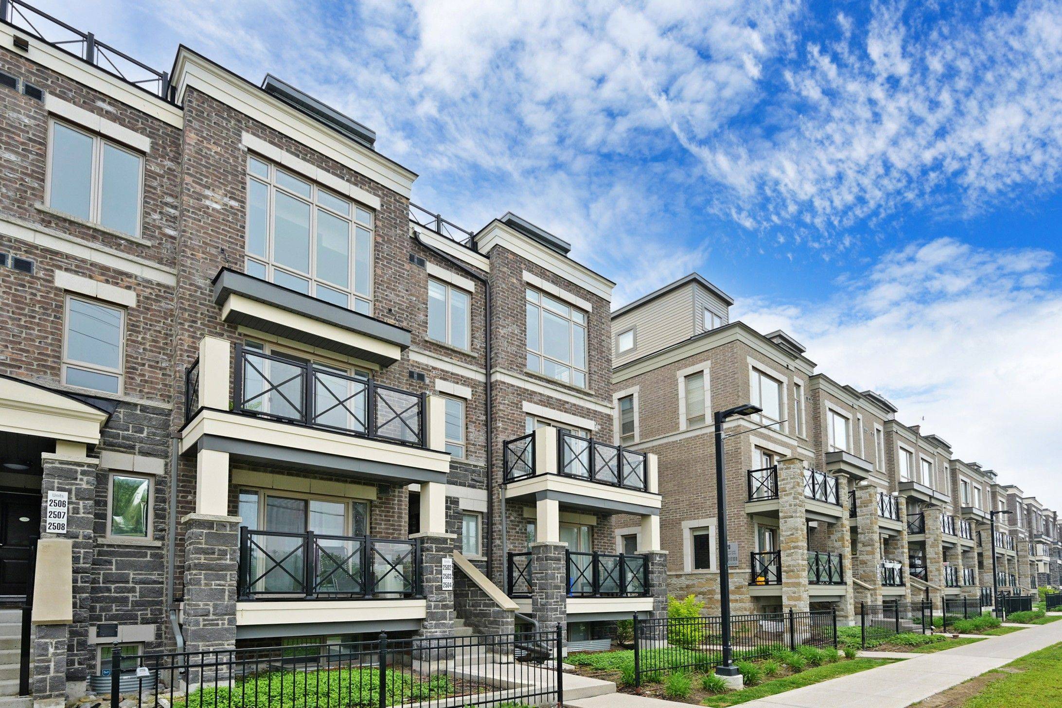 Markham, ON L6B 1N5,30 Westmeath LN #2503