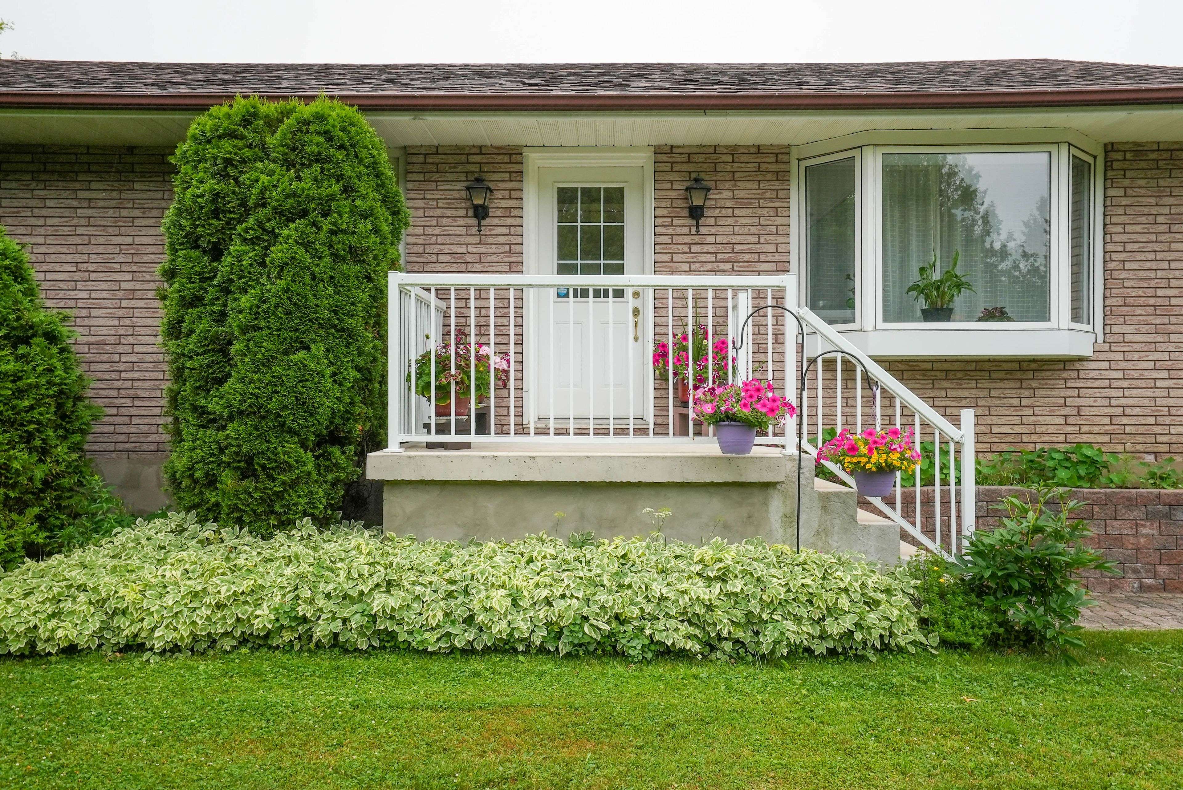Springwater, ON L0L 1P0,1243 Flos Eight RD E