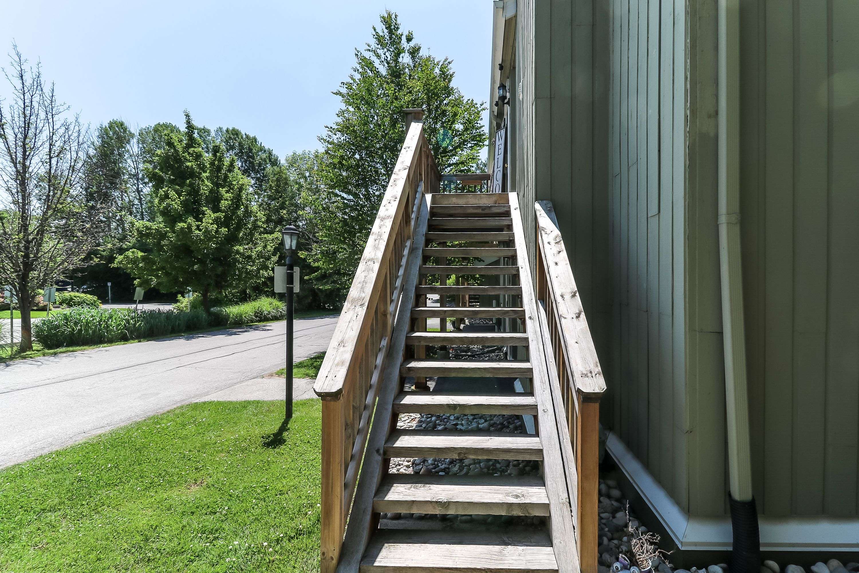 Collingwood, ON L9Y 5B4,15 Dawson DR #3