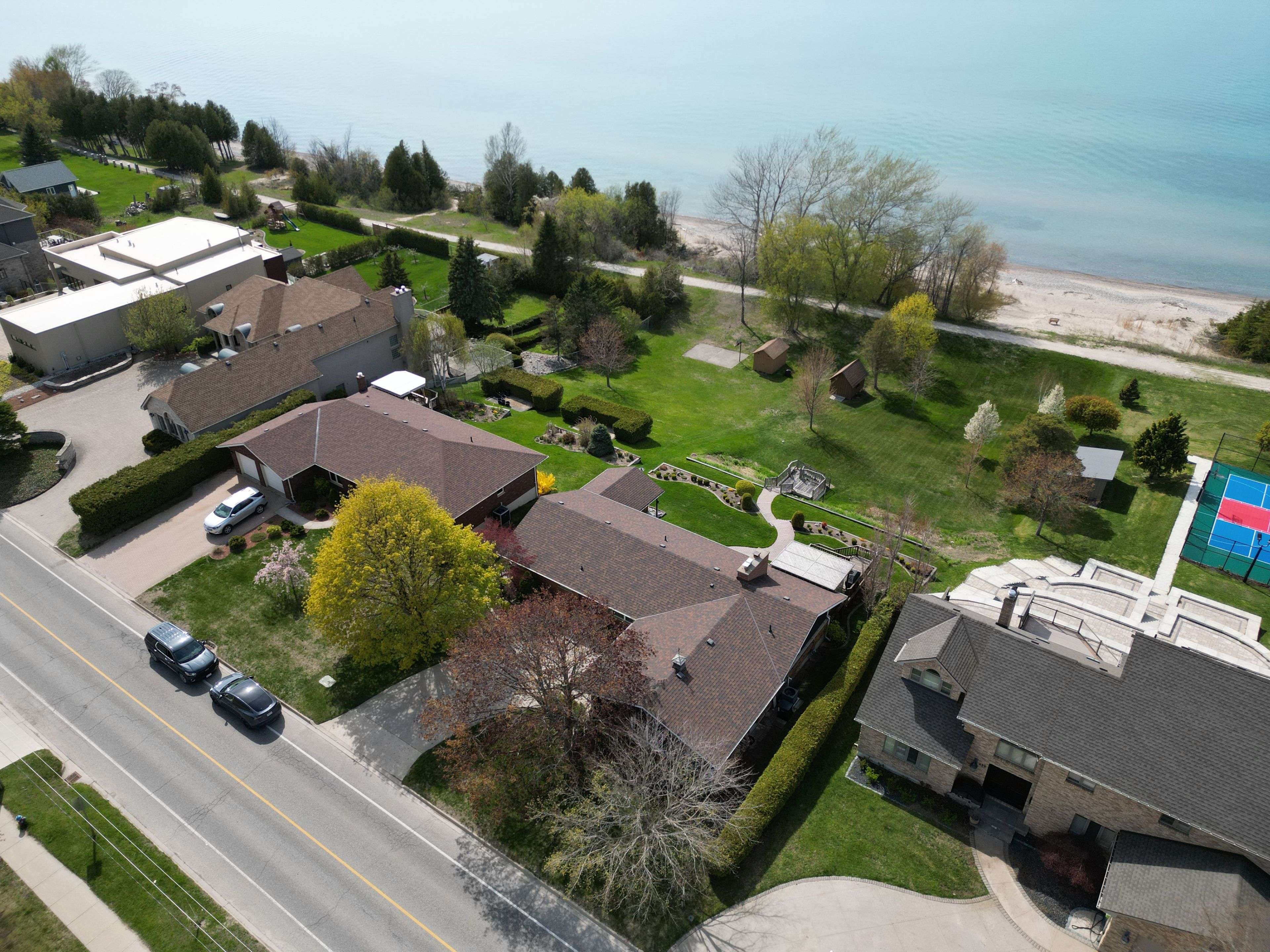 Kincardine, ON N2Z 2J7,422 Penetangore ROW