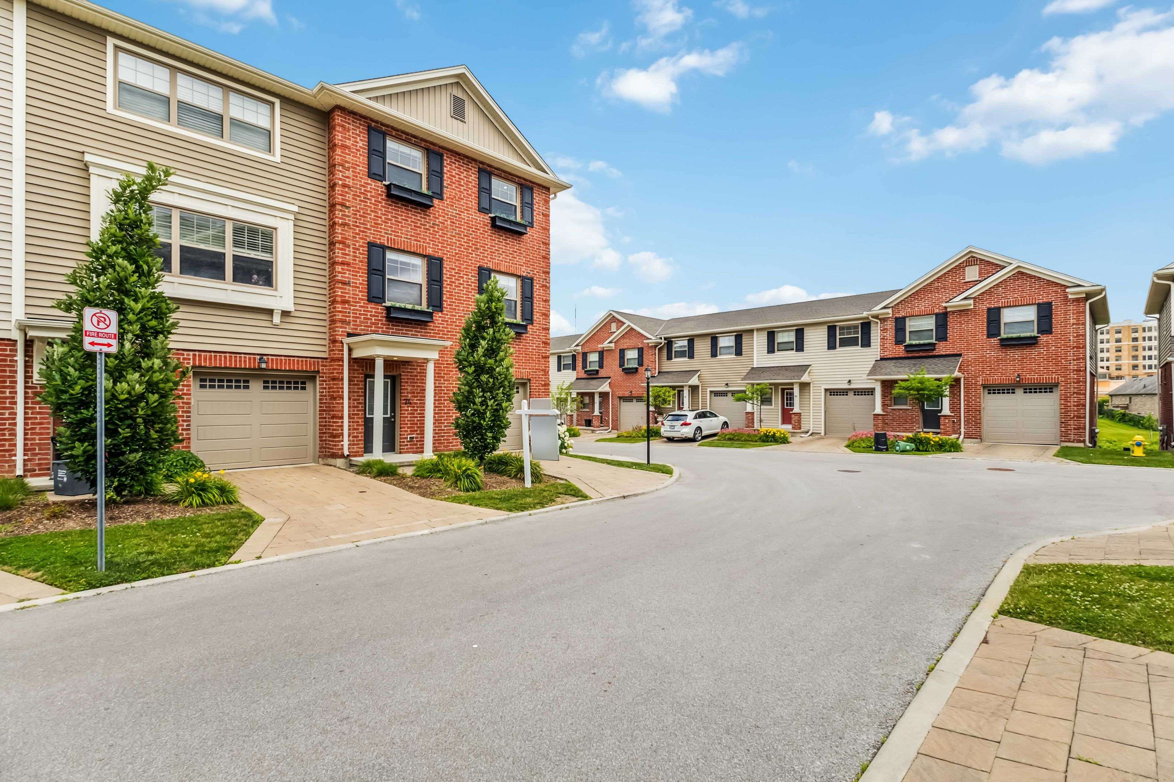 London South, ON N6L 0E6,3025 Singleton AVE #74