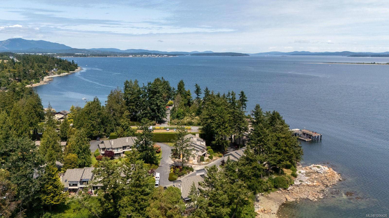 Central Saanich, BC V8M 1V3,2654 Lancelot Pl #3