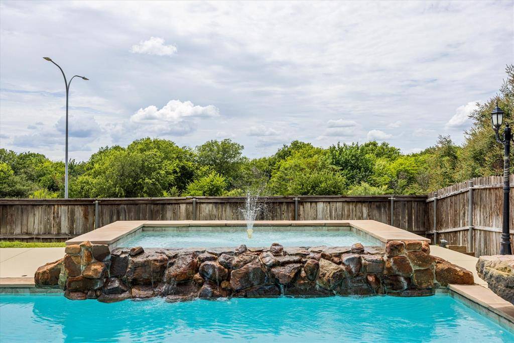 Fort Worth, TX 76179,5717 Spirit Lake Drive