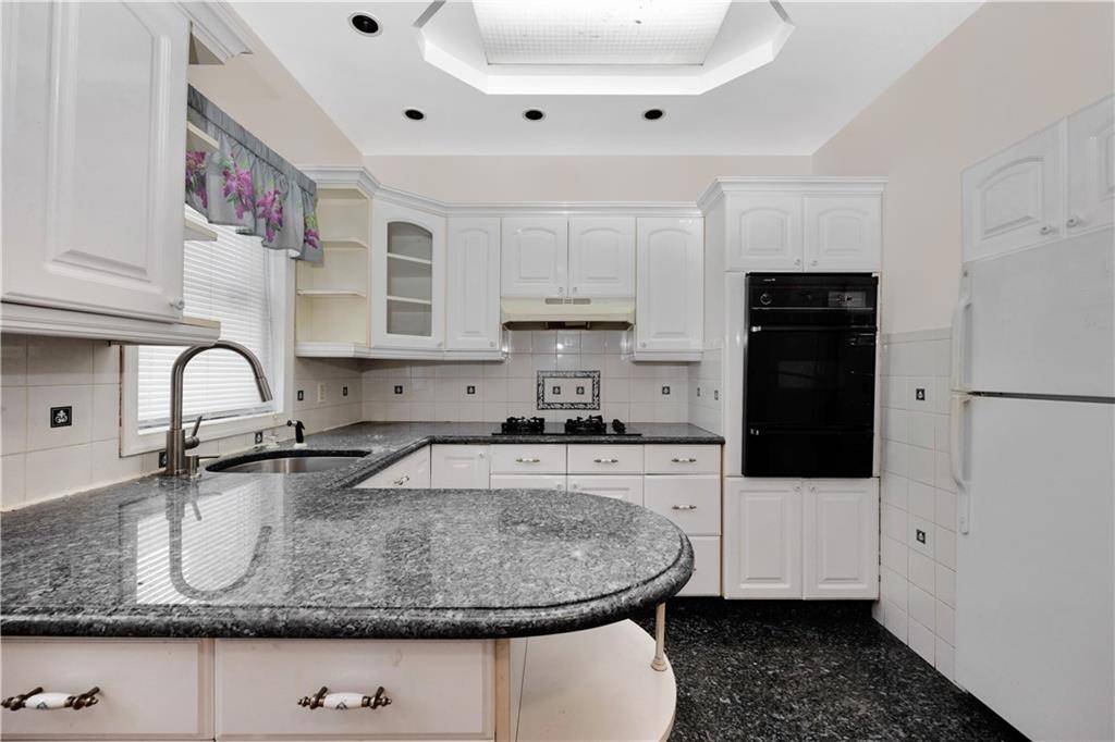 Brooklyn, NY 11208,Address not disclosed