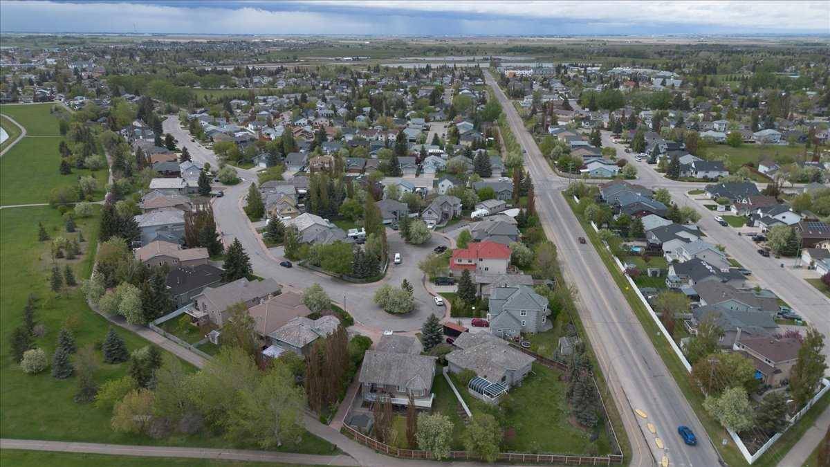 Strathmore, AB T1P 1L3,14 Grande Point EST