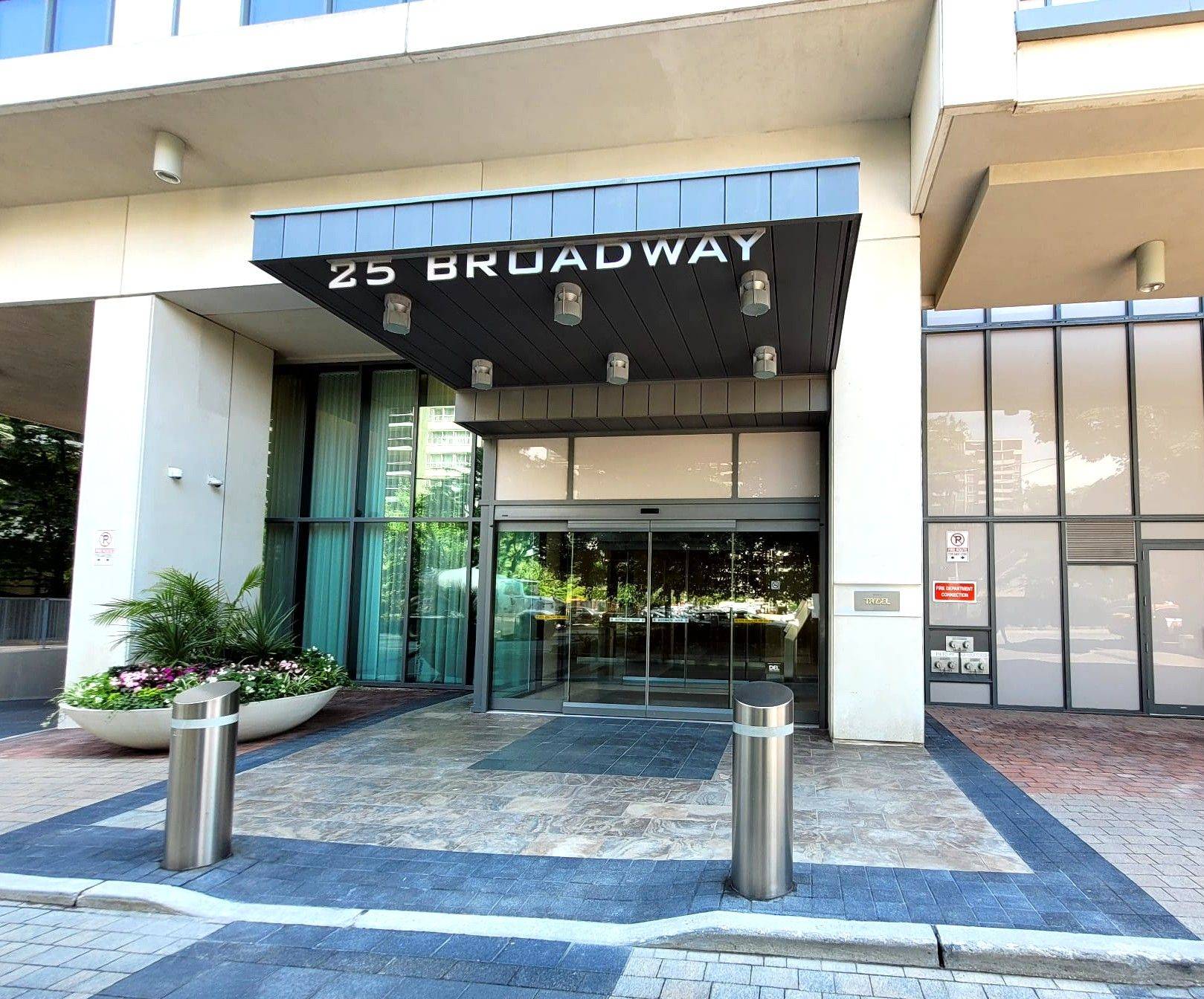 25 Broadway AVE #906, Toronto C10, ON M4P 1T7