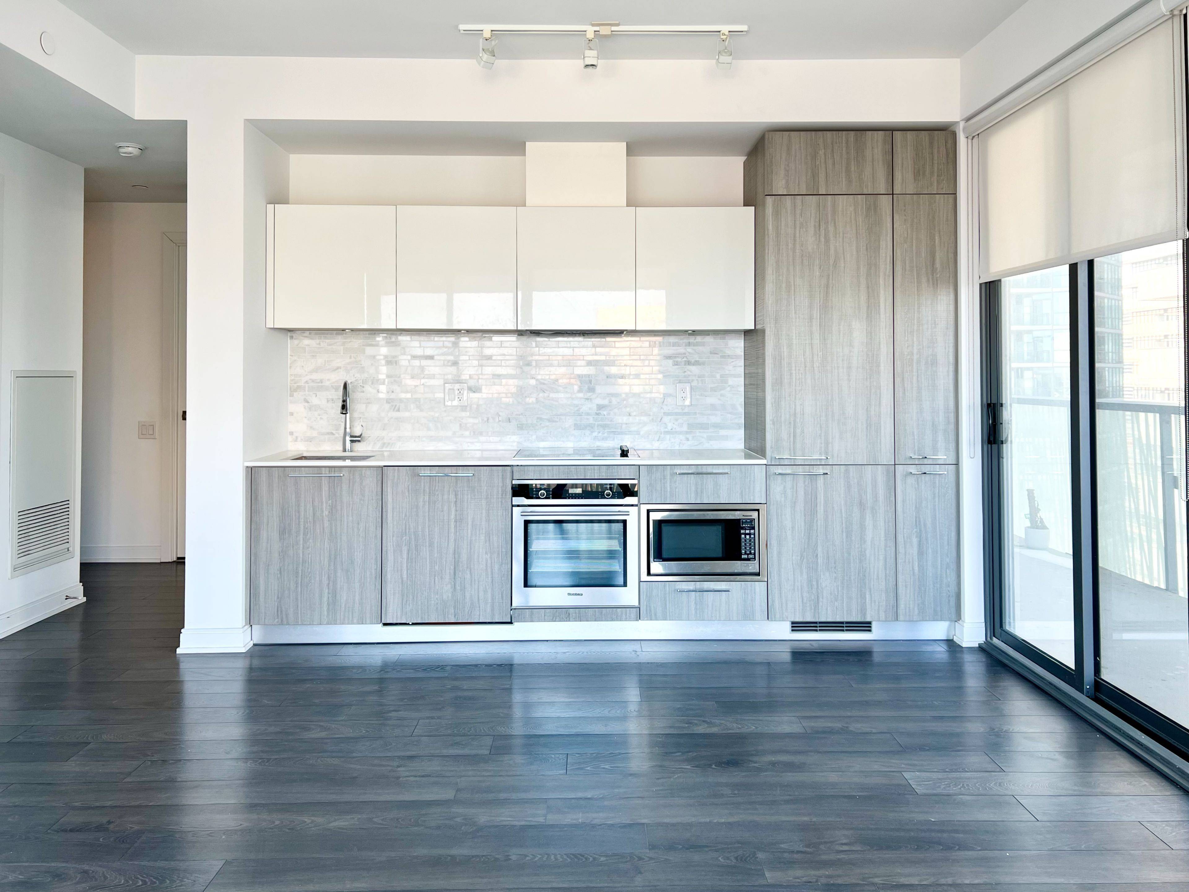 50 Charles ST E #2810, Toronto C08, ON M4Y 1T4