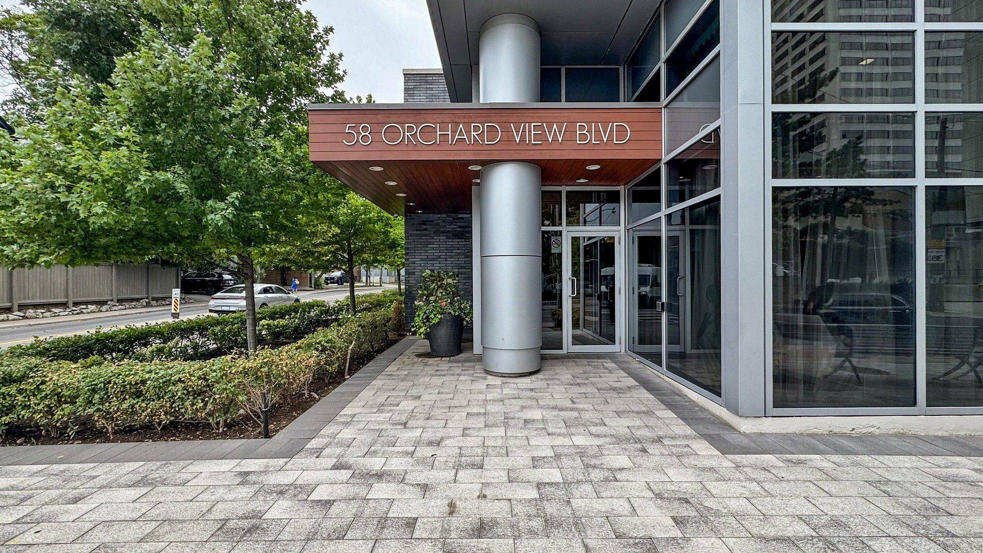 Toronto C03, ON M4R 1B9,58 Orchard View BLVD #308