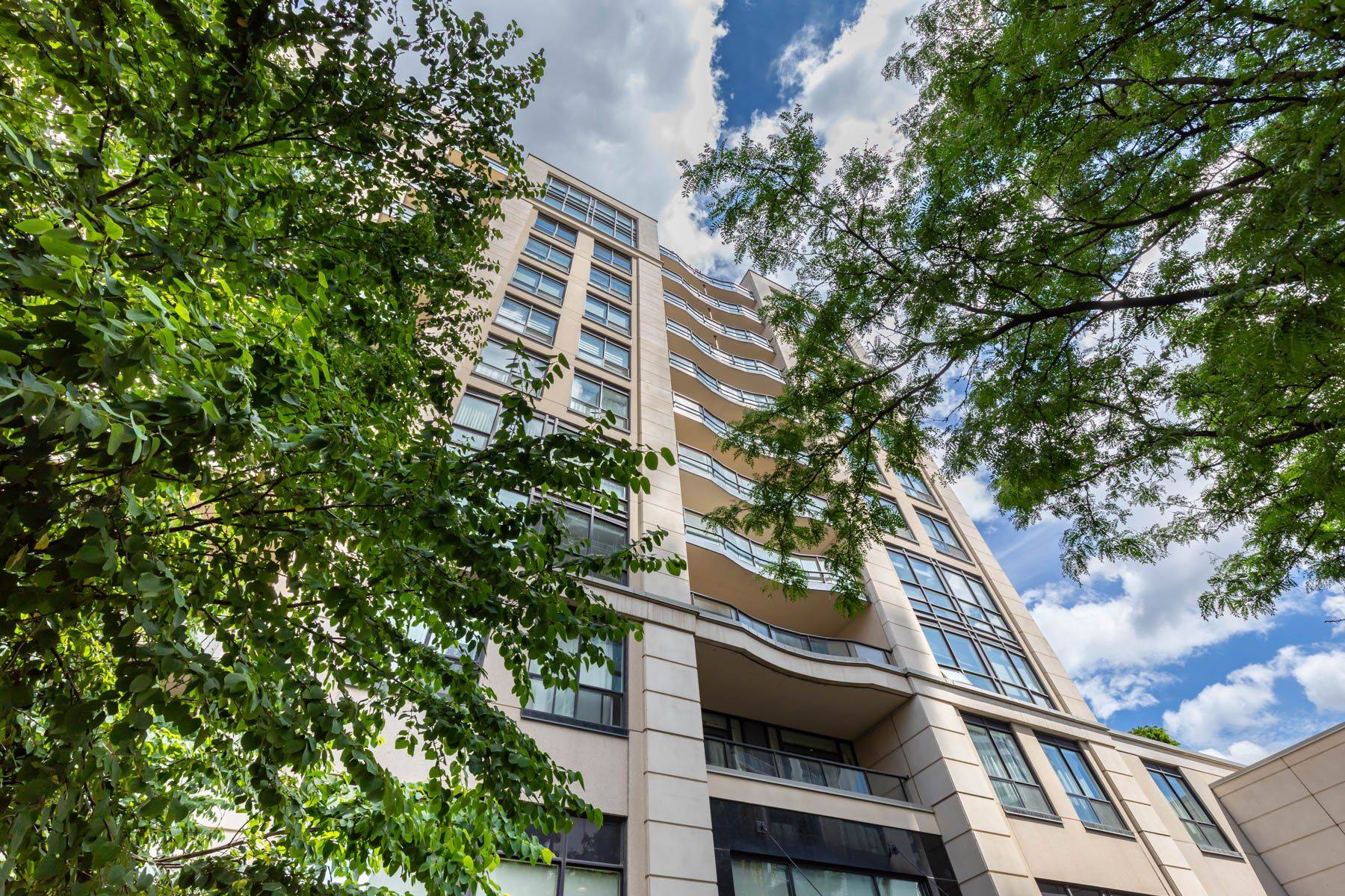 Toronto C02, ON M4V 3C6,10 Delisle AVE #1105