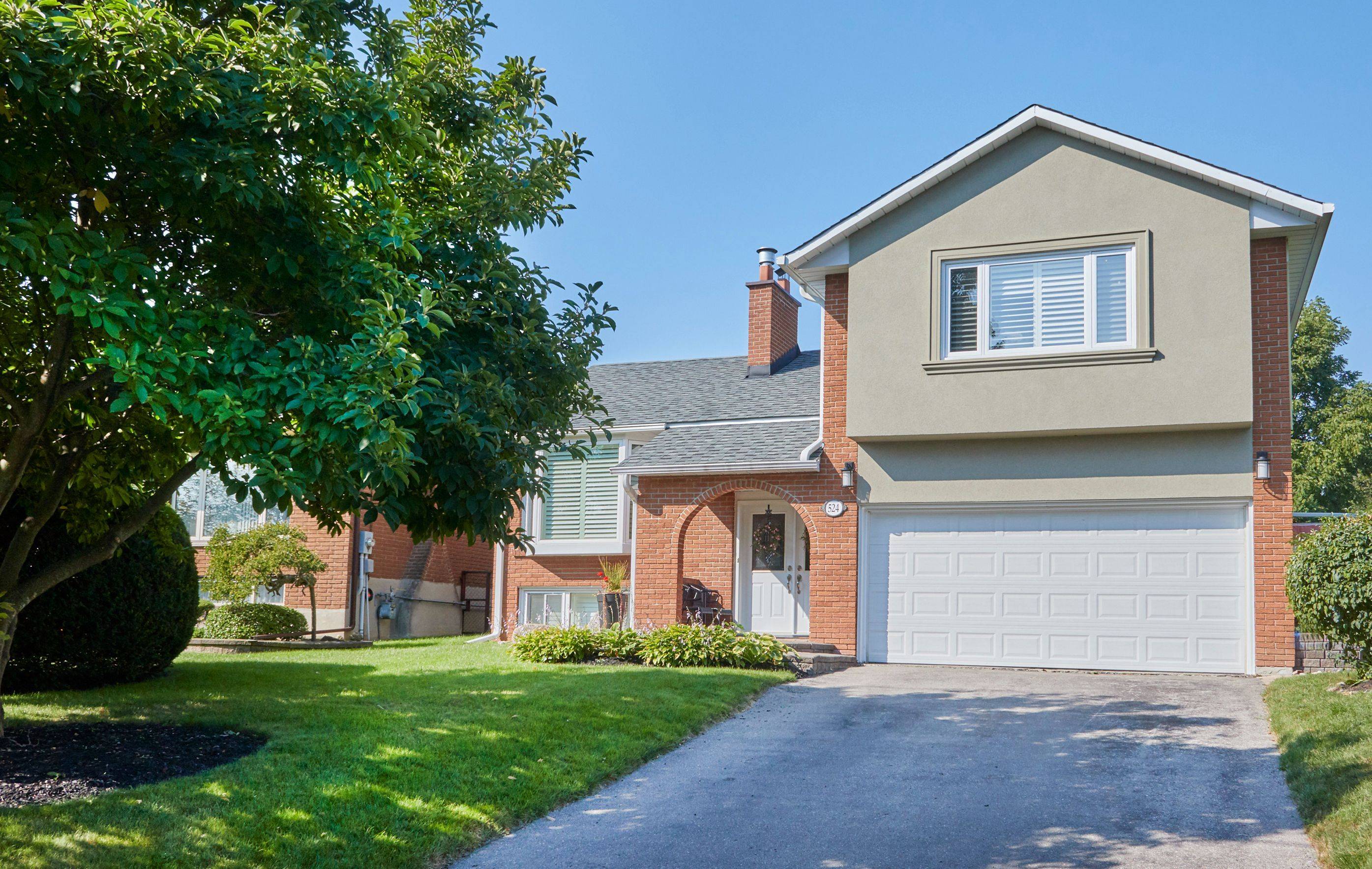 Whitby, ON L1N 4T6,524 Centre ST N