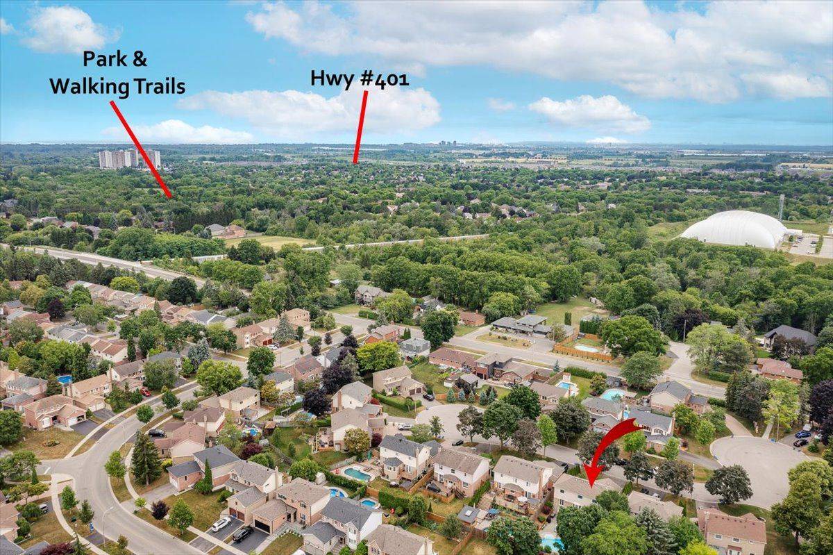 Whitby, ON L1N 6T8,875 Knotwood CT