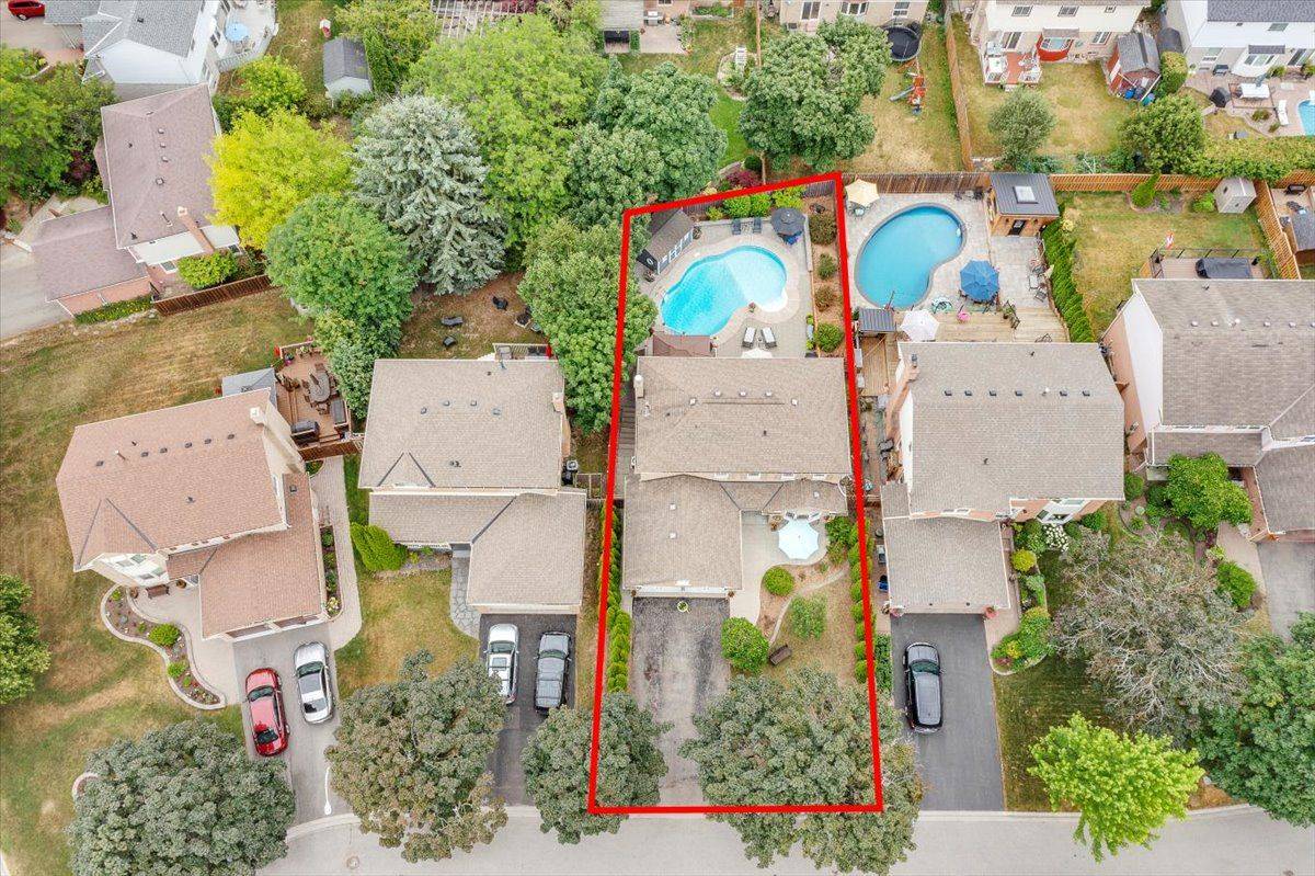 Whitby, ON L1N 6T8,875 Knotwood CT