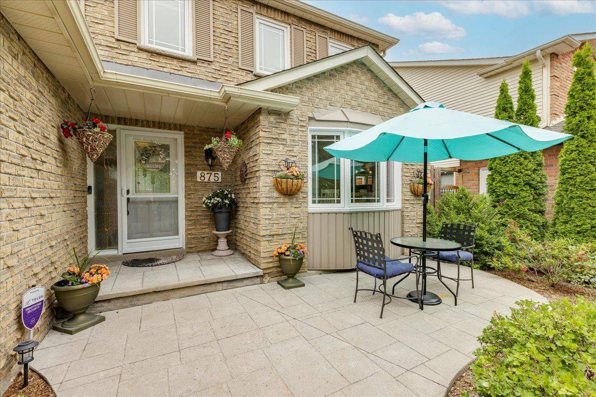 Whitby, ON L1N 6T8,875 Knotwood CT