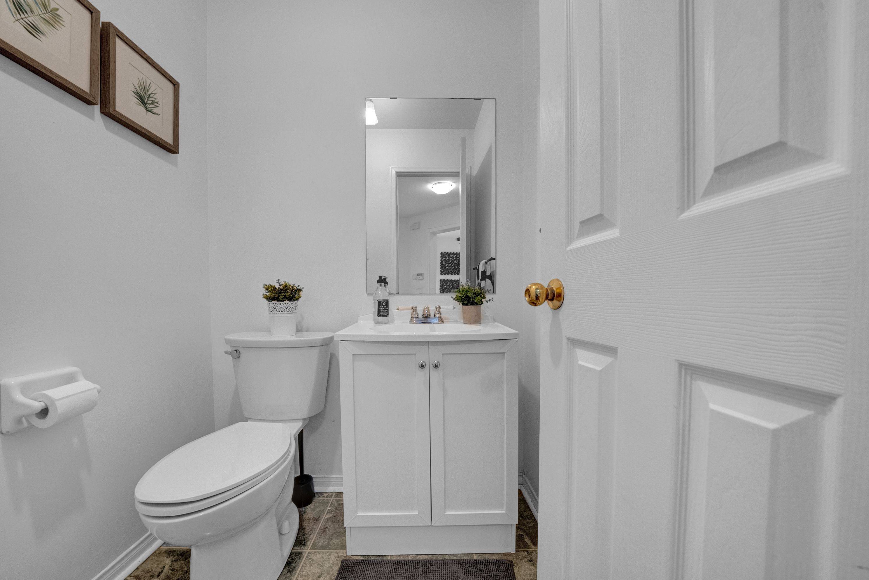 Clarington, ON L1C 4X9,34 Hogan CRES
