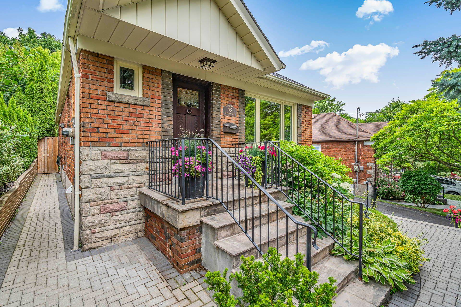 Toronto E08, ON M1N 3Z8,55 Midland AVE