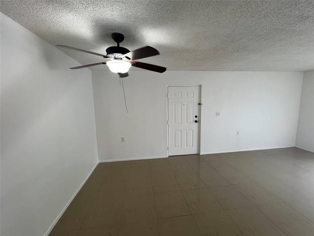 West Palm Beach, FL 33411,1129 LAKE VICTORIA DRIVE #M