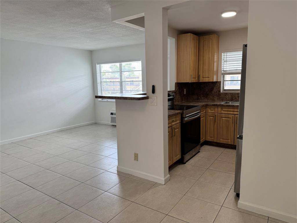Hollywood, FL 33021,419 S Crescent Dr #11