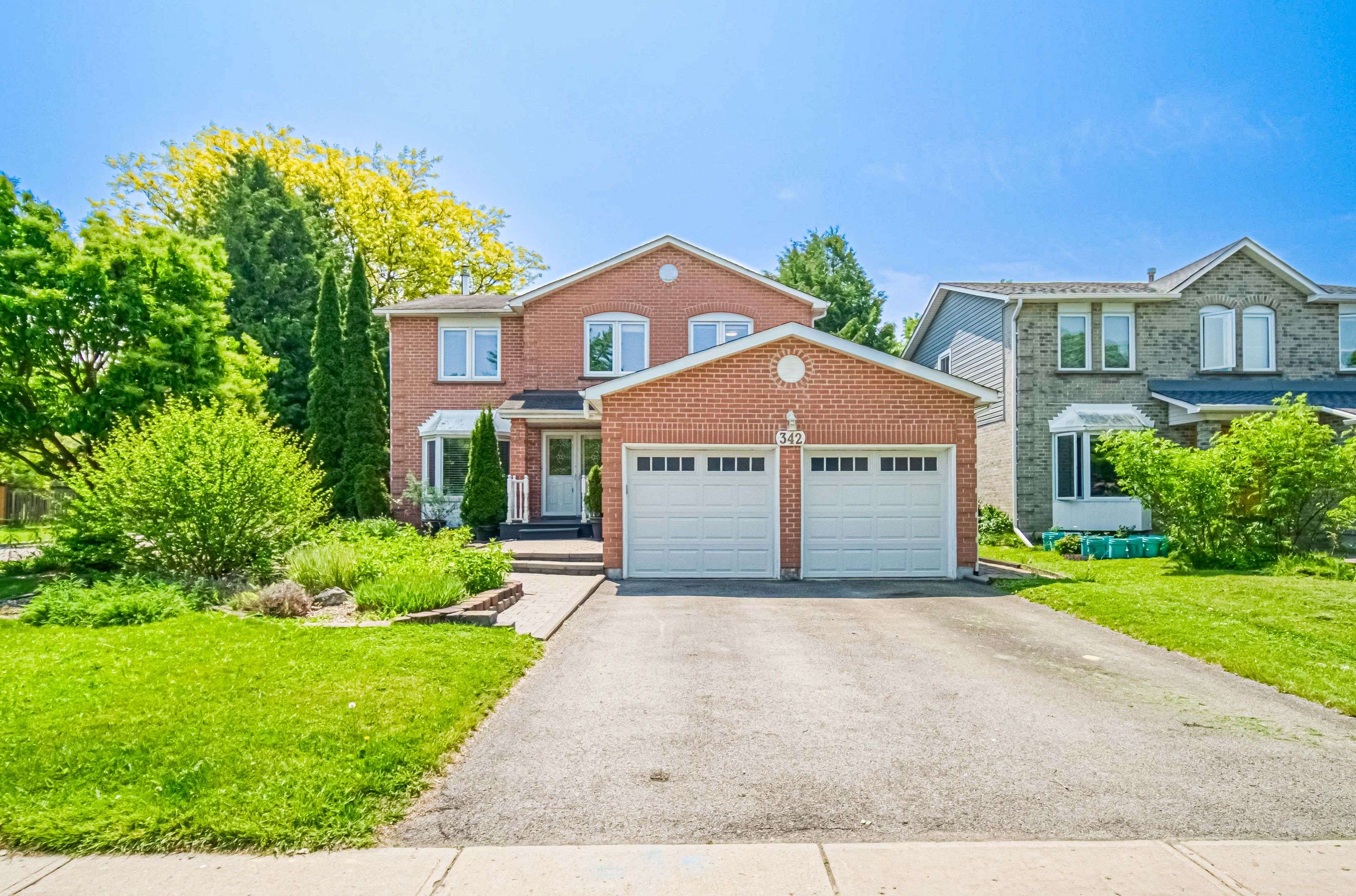 342 Bristol RD, Newmarket, ON L3Y 7Z9