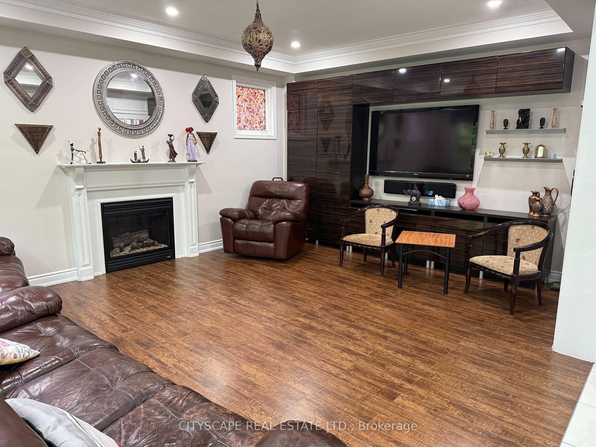 Newmarket, ON L3X 3K1,77 Bulmer CRES