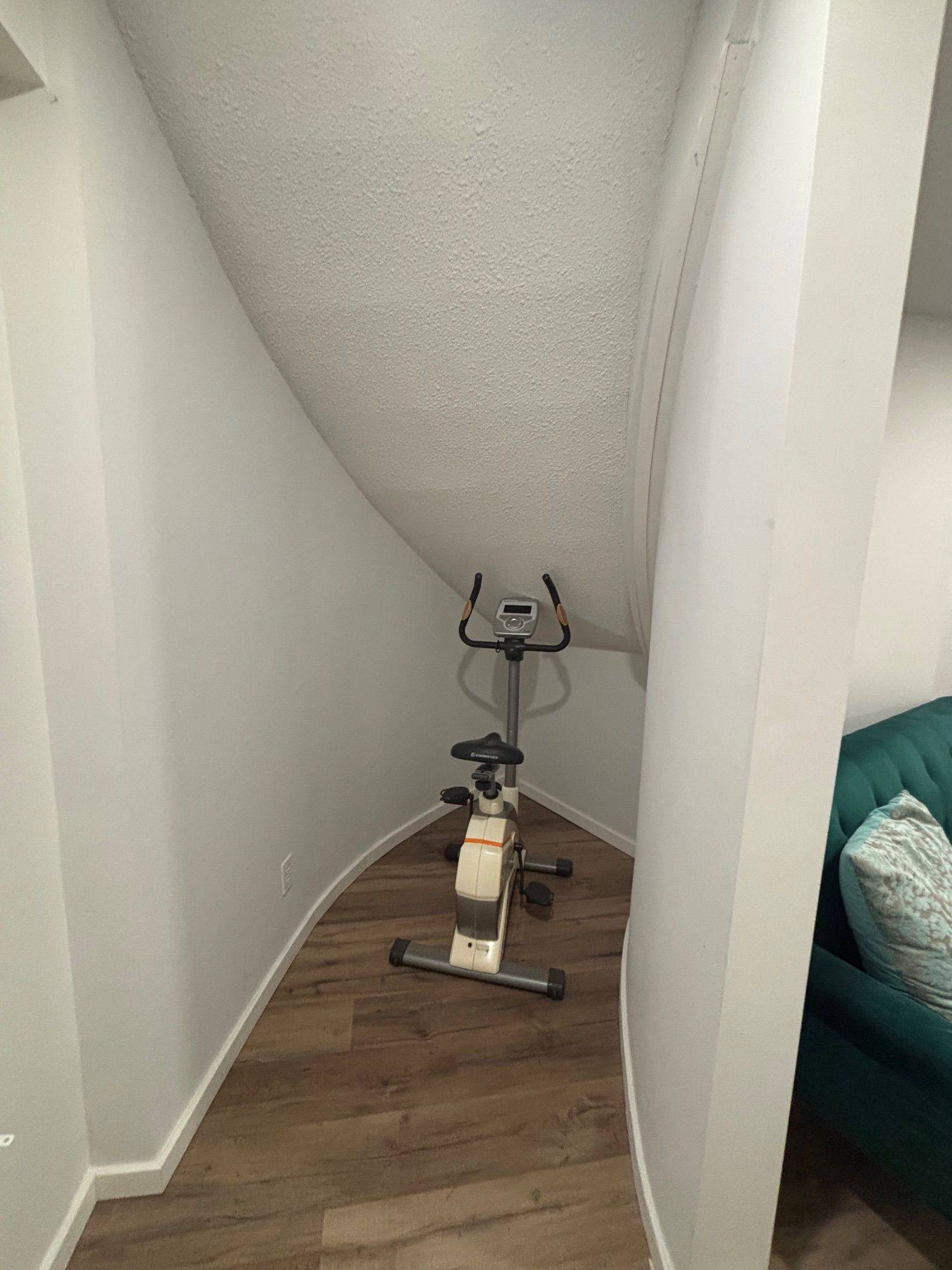 Richmond Hill, ON L4C 5M7,202 Glenada CT #Basement