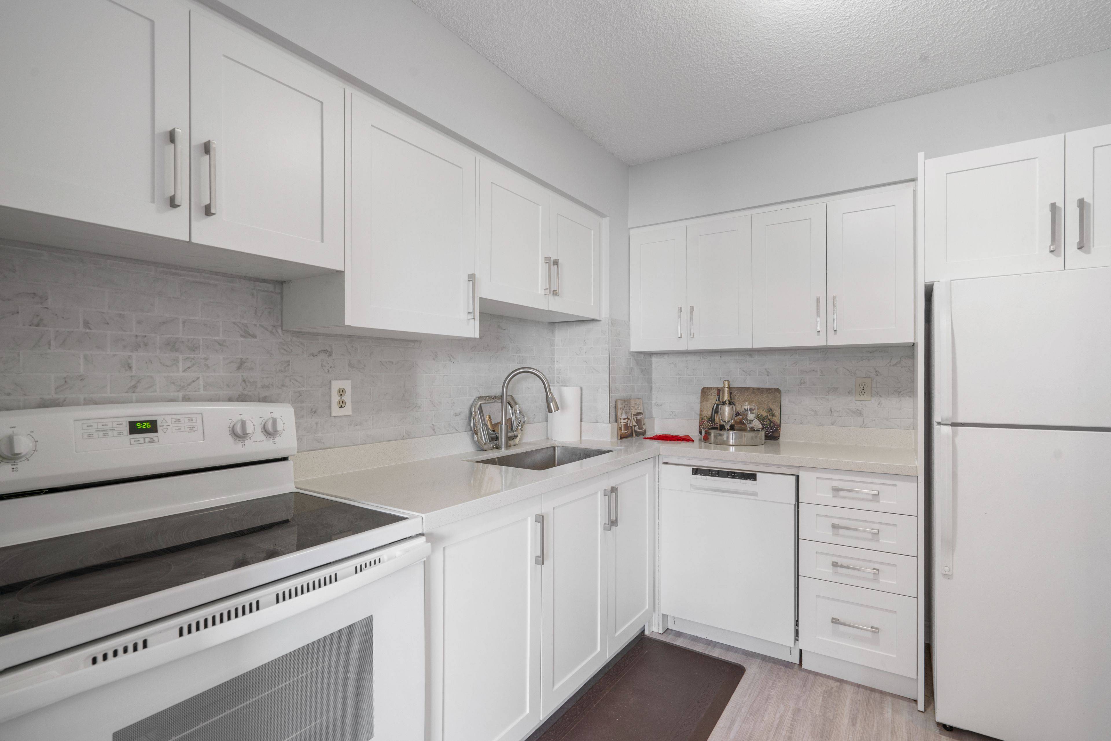 Newmarket, ON L3Y 5N4,40 William Roe BLVD W #910