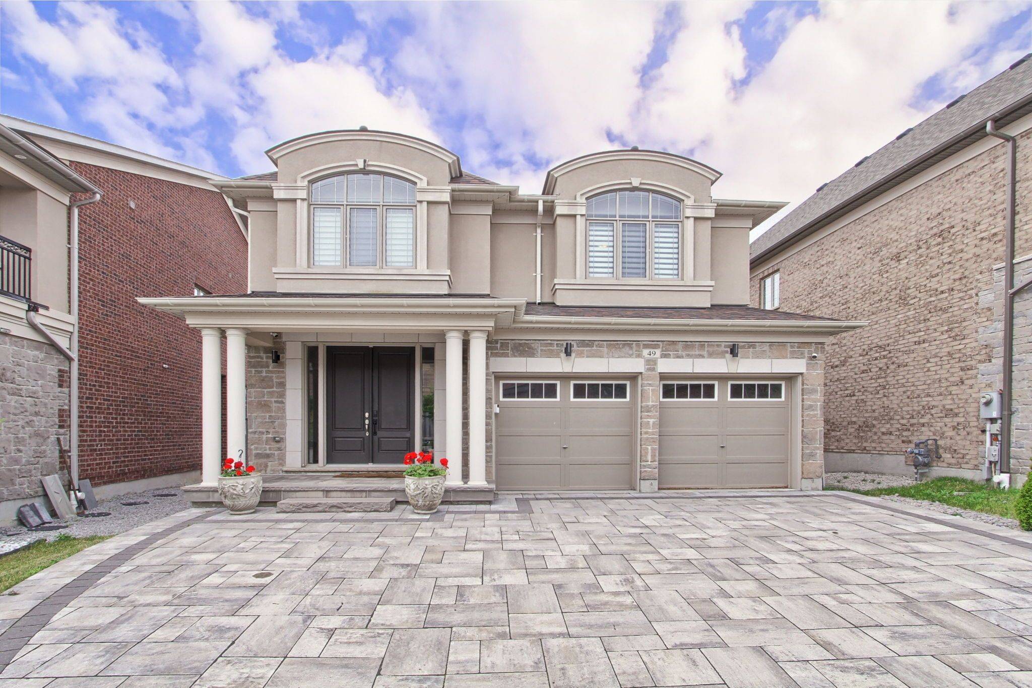 49 Strong AVE, Vaughan, ON L6A 4X2