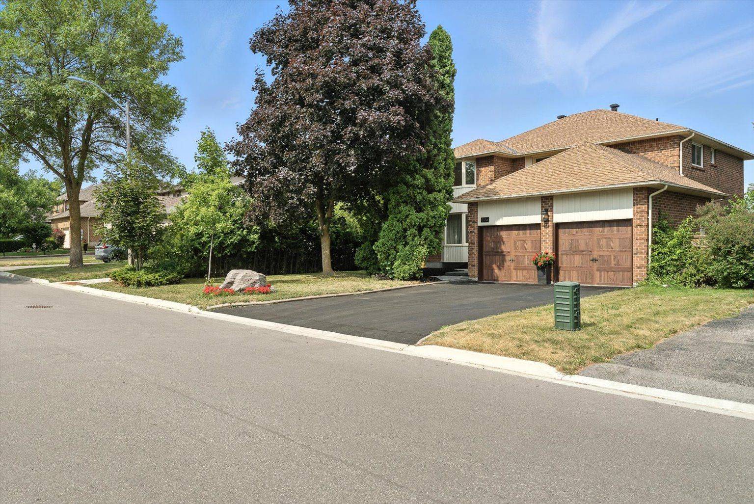 Aurora, ON L4G 4R9,106 Crawford Rose DR