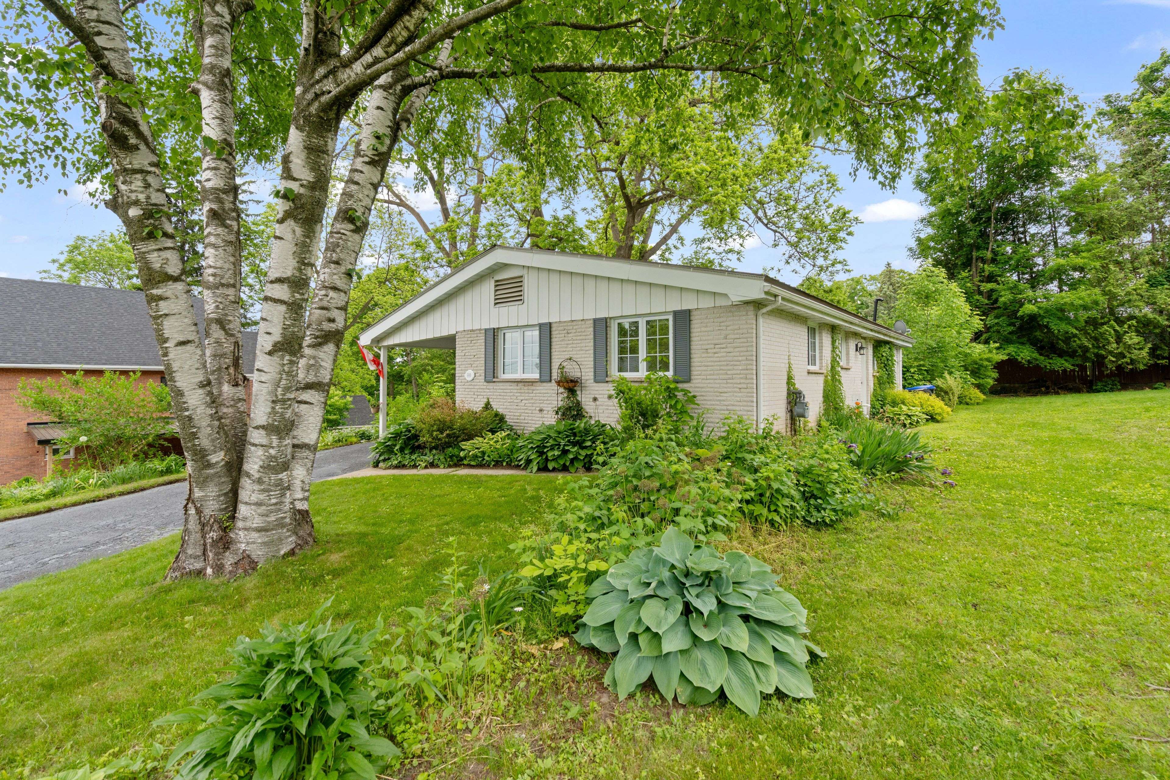 Midland, ON L4R 1R9,689 Dominion AVE
