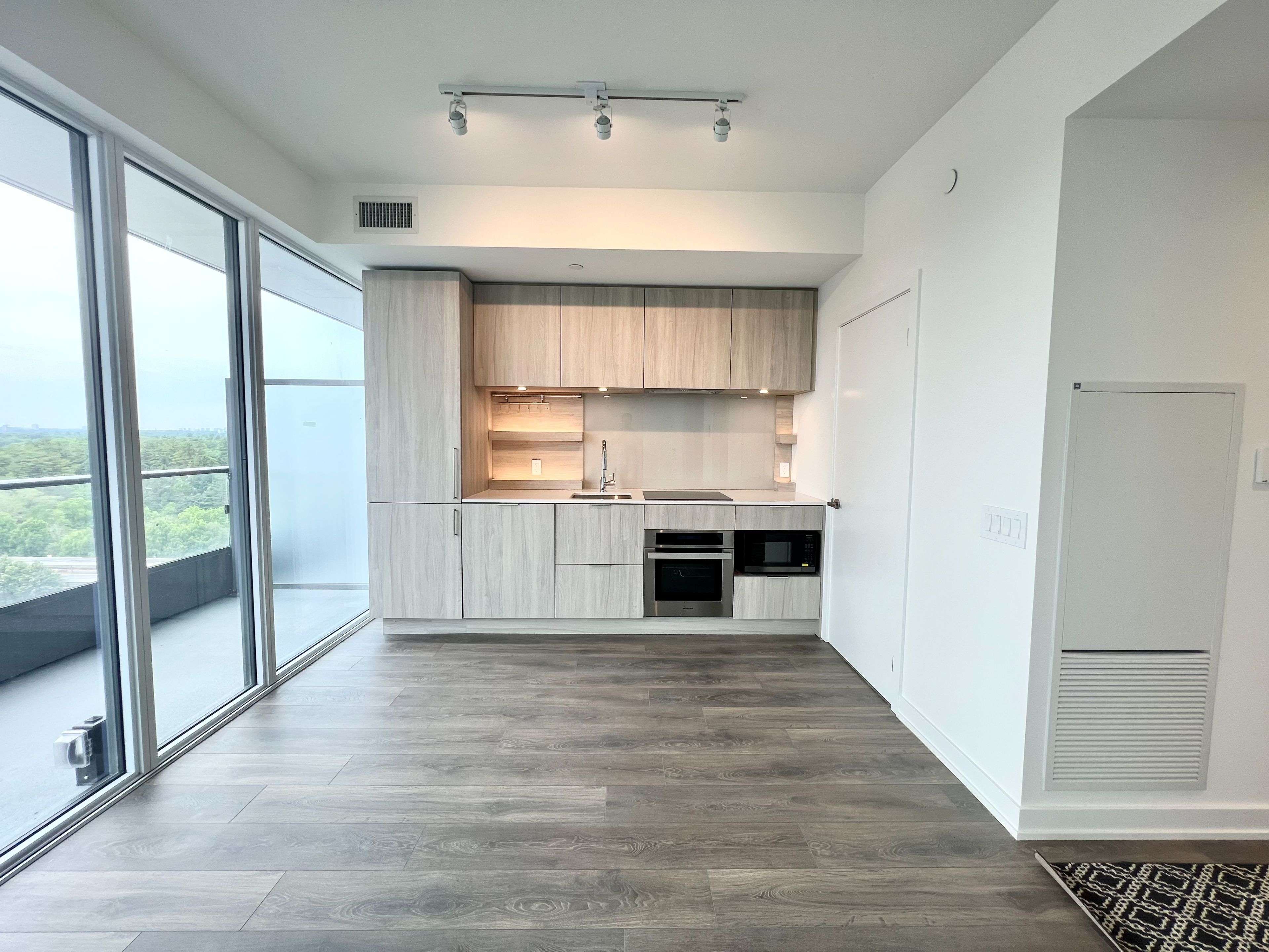 Mississauga, ON L5G 0E1,28 Ann ST #1109