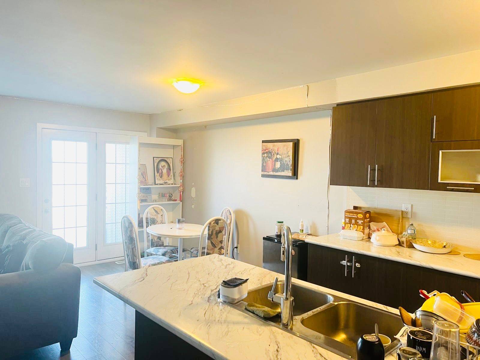 Brampton, ON L7A 0C7,116 Golden Springs DR #Upper