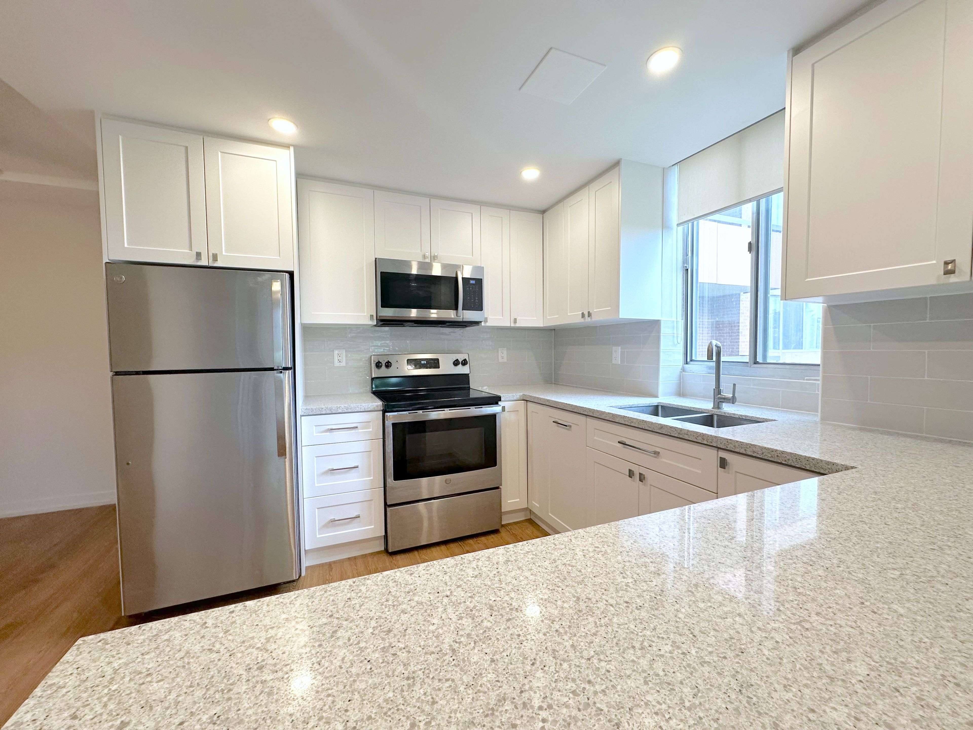 Toronto W09, ON M9P 3S9,165 La Rose AVE #401